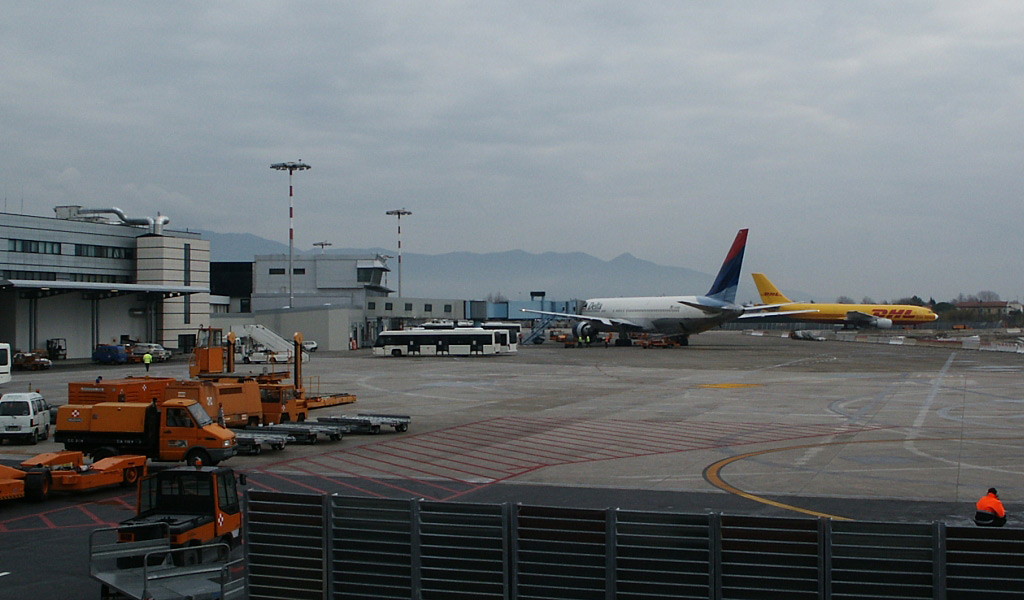 Pisa Airport Facilities